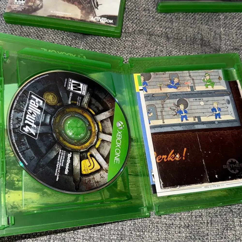 X box 1 game bundle call of duty, fallout 4, battle front, battlefield 1, 7days